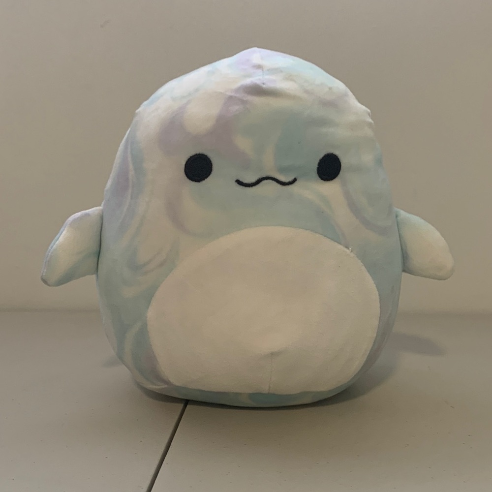 9” Squishmallows Laslow the Beluga Whale